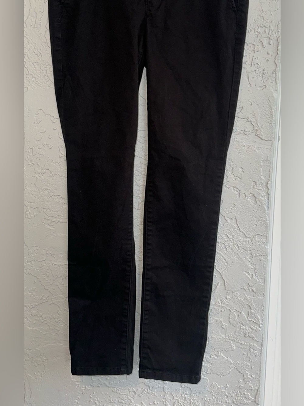 American Eagle Classic Black Super Stretch Skinny Pants - Picture 2 of 10